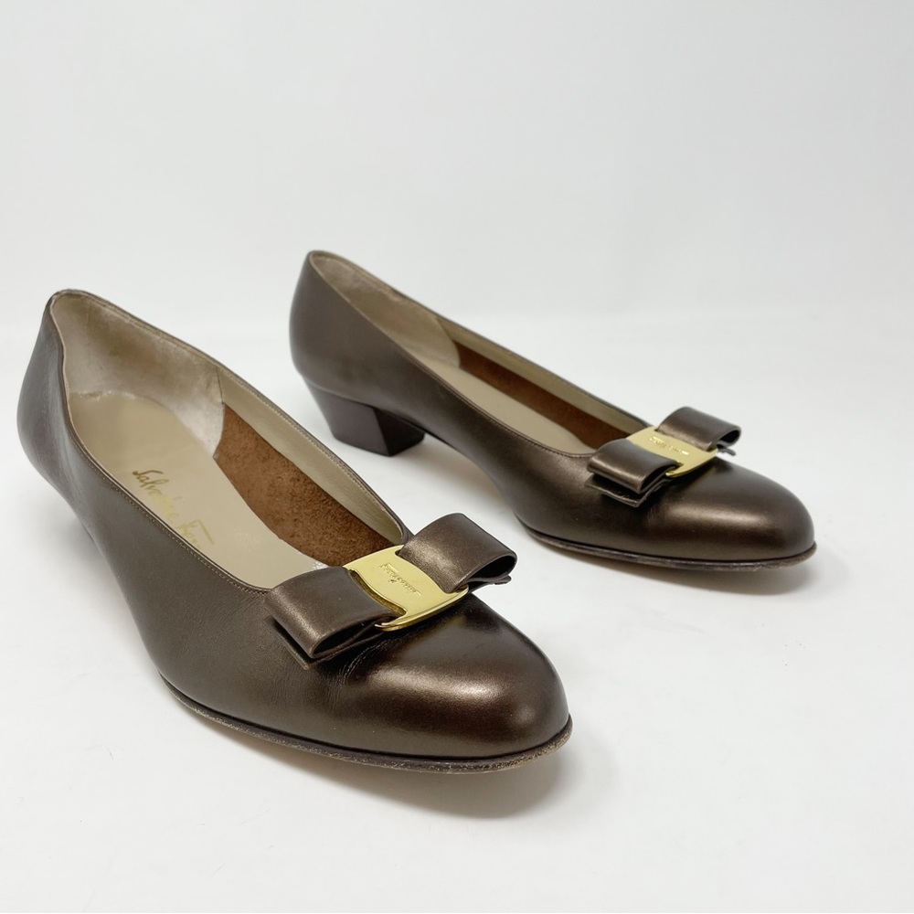 Salvatore Ferragamo Bronze Calf Leather Bow Low heel pumps shoes womens 8 narrow